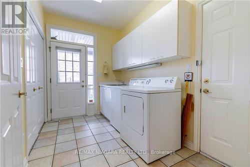 8143 Westminster Drive, Niagara Falls, ON - Indoor Photo Showing Laundry Room