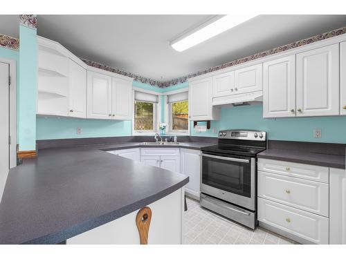 1116 Westridge Street, Creston, BC - Indoor Photo Showing Kitchen