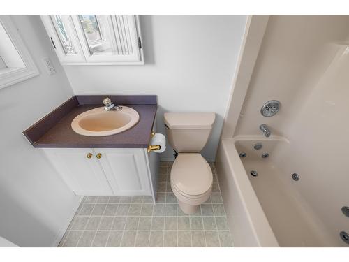 1116 Westridge Street, Creston, BC - Indoor Photo Showing Bathroom