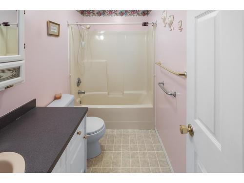 1116 Westridge Street, Creston, BC - Indoor Photo Showing Bathroom