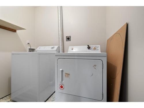 1116 Westridge Street, Creston, BC - Indoor Photo Showing Laundry Room