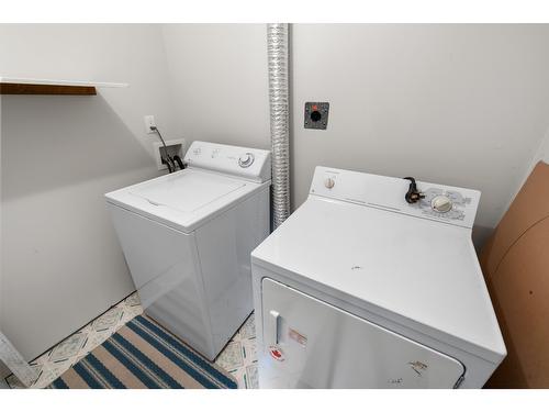 1116 Westridge Street, Creston, BC - Indoor Photo Showing Laundry Room