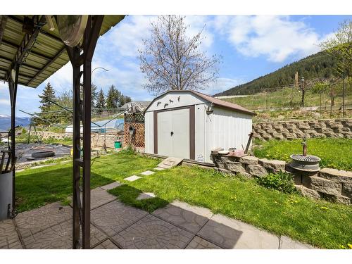 1116 Westridge Street, Creston, BC - Outdoor