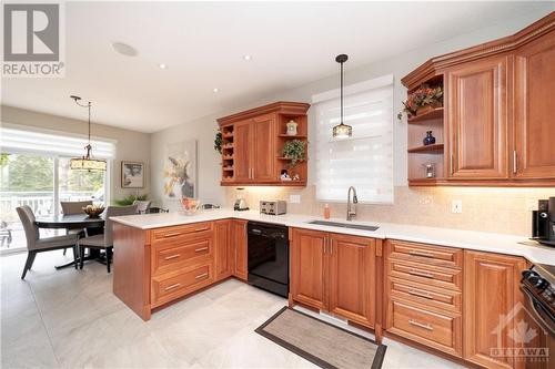 143 Sandra Crescent, Rockland, ON - Indoor Photo Showing Kitchen