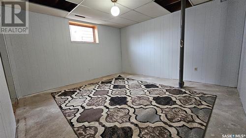 343 7Th Avenue Se, Swift Current, SK - Indoor Photo Showing Laundry Room