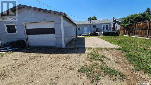 343 7Th Avenue Se, Swift Current, SK - Outdoor