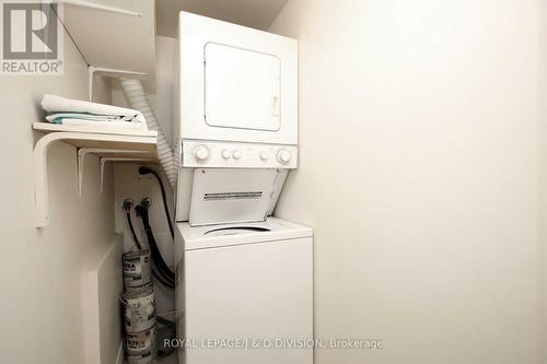2402 - 633 Bay Street, Toronto, ON - Indoor Photo Showing Laundry Room