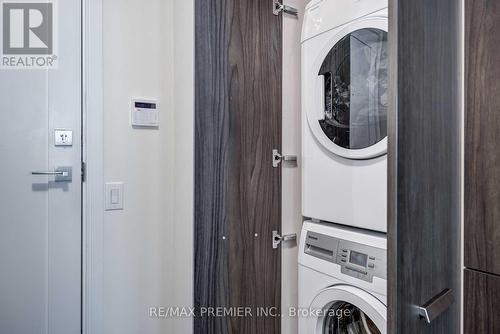 607 - 50 Charles Street E, Toronto, ON - Indoor Photo Showing Laundry Room