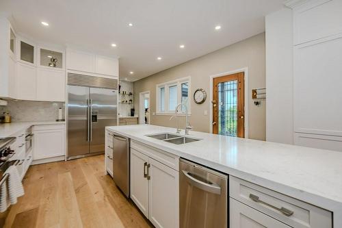 180 Concession Street, Hamilton, ON - Indoor Photo Showing Kitchen With Double Sink