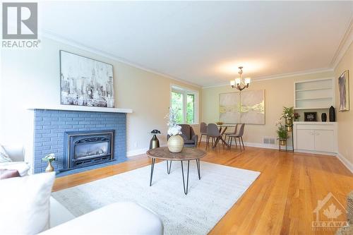 566 Athlone Avenue S, Ottawa, ON - Indoor Photo Showing Other Room