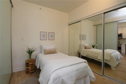 20 Bruyeres Mews|Unit #330, Toronto, ON - Indoor Photo Showing Bedroom