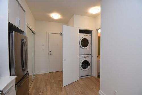 20 Bruyeres Mews|Unit #330, Toronto, ON - Indoor Photo Showing Laundry Room