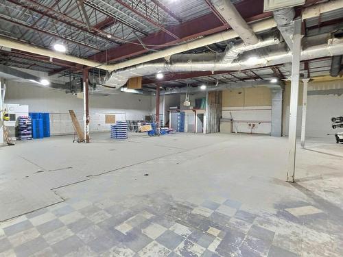 Warehouse - 1 Et 2-437 Rue Du Pont, Mont-Laurier, QC - Indoor Photo Showing Basement