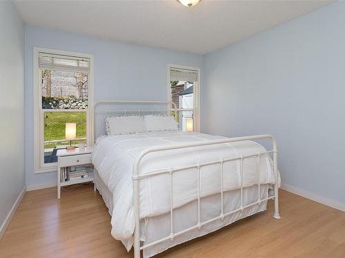 145 Paddock Pl, View Royal, BC - Indoor Photo Showing Bedroom