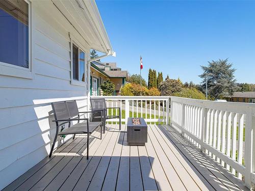 145 Paddock Pl, View Royal, BC - Outdoor With Deck Patio Veranda With Exterior