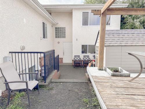 3274 Irma St, Saanich, BC - Outdoor With Exterior