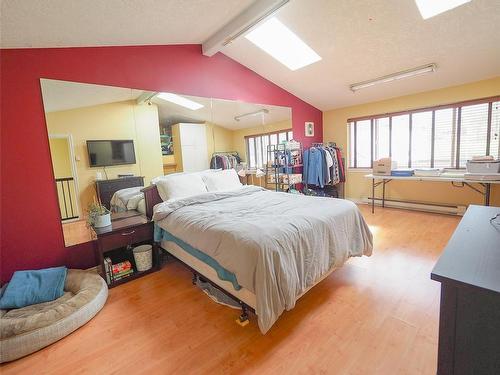 3274 Irma St, Saanich, BC - Indoor Photo Showing Bedroom