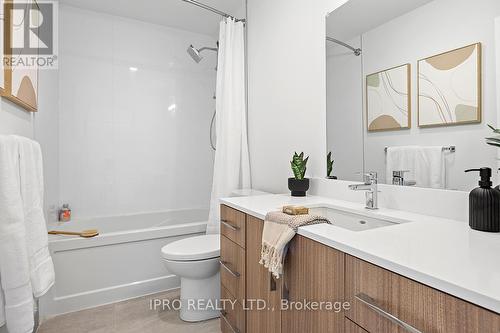 #10 - 15 Brenthall Avenue, Toronto, ON - Indoor Photo Showing Bathroom