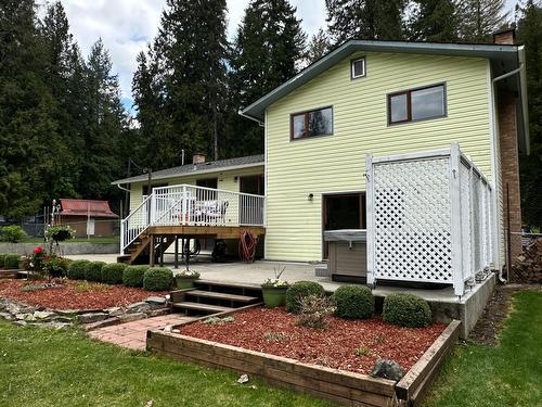 1535 Gilpin Road, Grand Forks, BC - Outdoor With Backyard