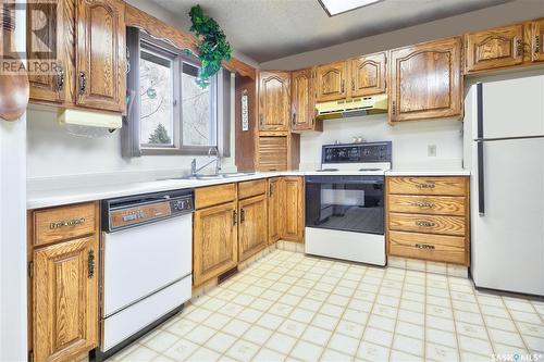 3488 Eagle Crescent, Prince Albert, SK - Indoor Photo Showing Kitchen