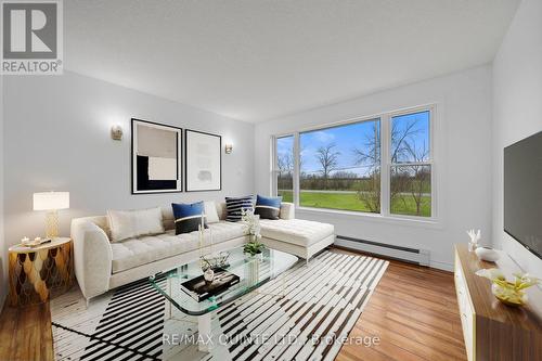 1707 County Rd 19 Consecon, Prince Edward County, ON - Indoor Photo Showing Living Room