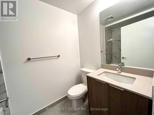 1504 - 32 Forest Manor Road, Toronto, ON - Indoor Photo Showing Bathroom