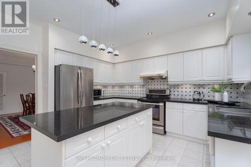 5350 Vail Court, Mississauga, ON - Indoor Photo Showing Kitchen With Stainless Steel Kitchen
