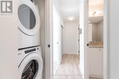 203 - 345 Wheat Boom Drive, Oakville, ON - Indoor Photo Showing Laundry Room