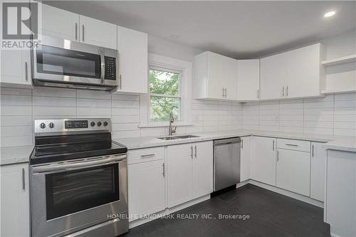 23 Hazel Street, St. Catharines, ON - Indoor Photo Showing Kitchen With Upgraded Kitchen