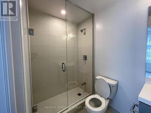 804 - 25 Holly Street, Toronto, ON - Indoor Photo Showing Bathroom