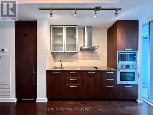 508 - 14 York Street, Toronto, ON - Indoor Photo Showing Kitchen