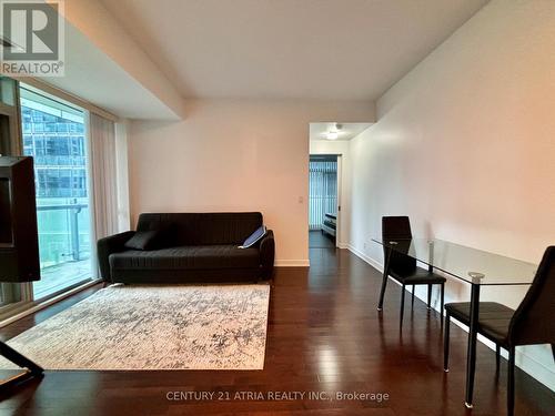508 - 14 York Street, Toronto, ON - Indoor Photo Showing Living Room