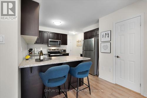 1 - 20 Woodstream Drive, Toronto, ON - Indoor Photo Showing Kitchen