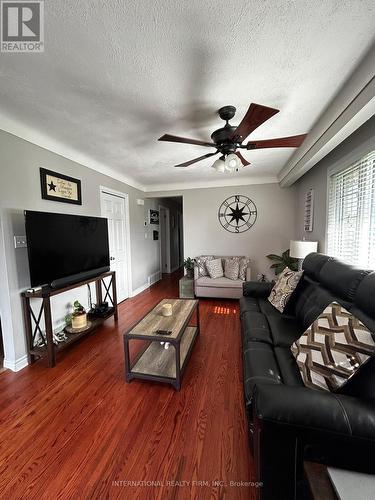 Main - 30 Churchill Avenue, Welland, ON - Indoor Photo Showing Living Room