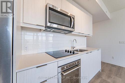 1709 - 38 Forest Manor Road, Toronto, ON - Indoor Photo Showing Kitchen