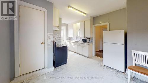 161 Finch Avenue E, Toronto, ON - Indoor Photo Showing Kitchen