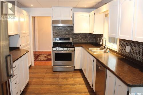 3612 Albert Street, Regina, SK - Indoor Photo Showing Kitchen With Double Sink
