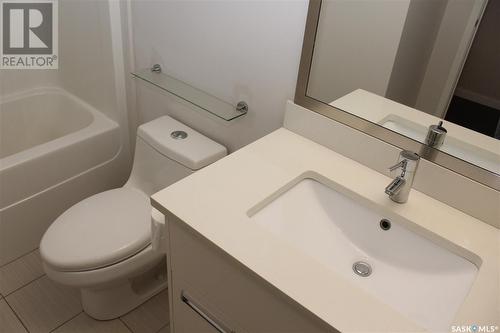 202 1510 Neville Drive, Regina, SK - Indoor Photo Showing Bathroom