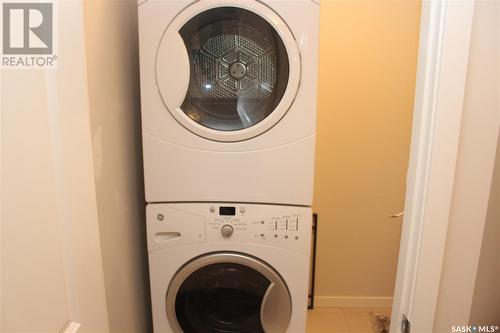 202 1510 Neville Drive, Regina, SK - Indoor Photo Showing Laundry Room