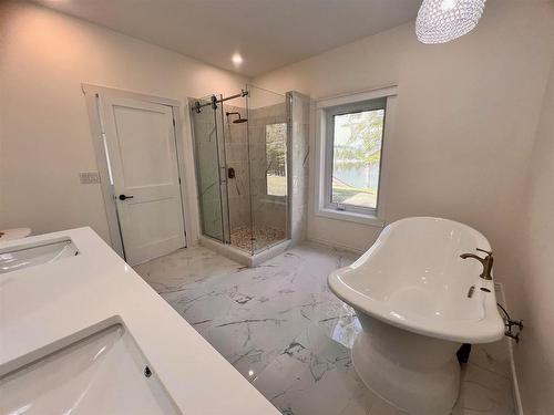 93 Bell Point Road, Kenora, ON - Indoor Photo Showing Bathroom