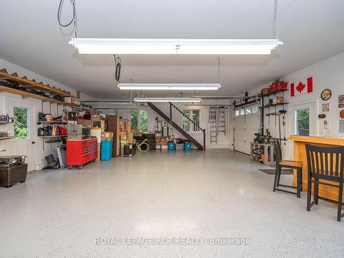 226473 Southgate 22 Rd, Southgate, ON - Indoor Photo Showing Garage