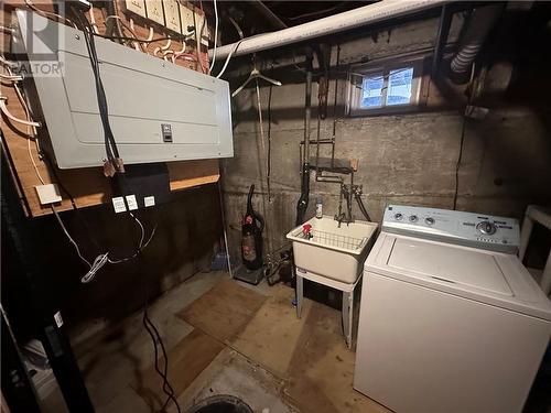 330 Jeanne D'Arc Avenue, Sudbury, ON - Indoor Photo Showing Laundry Room