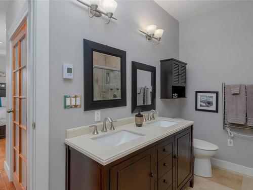 7990 Edmund St, Crofton, BC - Indoor Photo Showing Bathroom