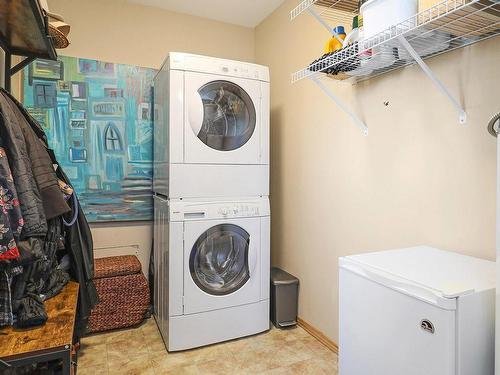 7672 Tozer Rd, Fanny Bay, BC - Indoor Photo Showing Laundry Room