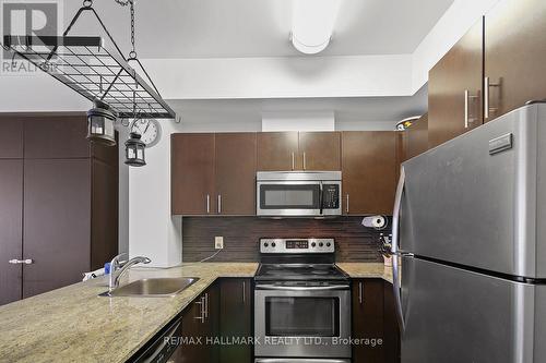 625 - 25 Cole Street, Toronto, ON - Indoor Photo Showing Kitchen With Upgraded Kitchen