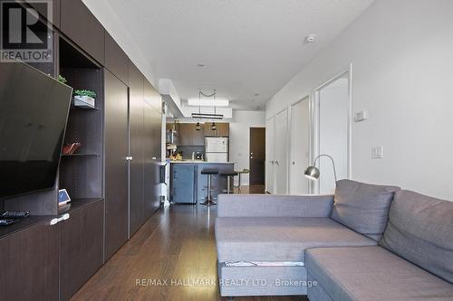 625 - 25 Cole Street, Toronto (Regent Park), ON - Indoor Photo Showing Living Room