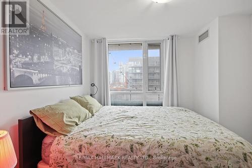 625 - 25 Cole Street, Toronto, ON - Indoor Photo Showing Bedroom