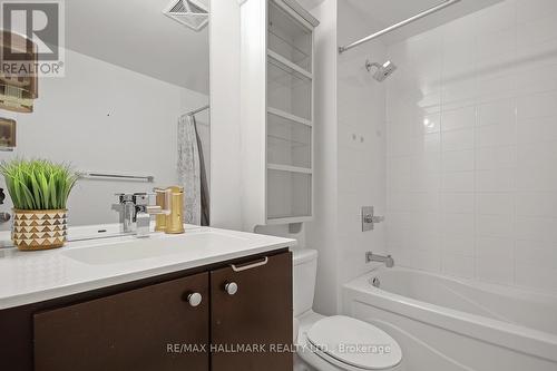 625 - 25 Cole Street, Toronto (Regent Park), ON - Indoor Photo Showing Bathroom