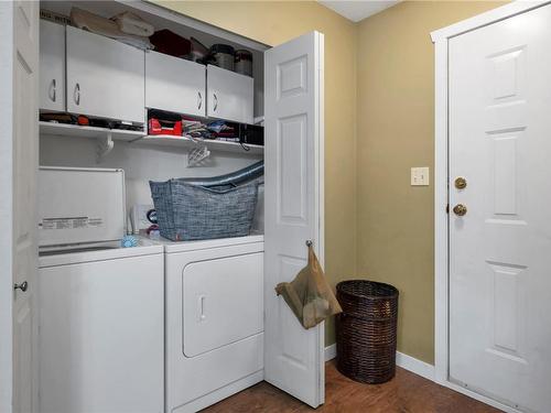 28-555 Rockland Rd, Campbell River, BC - Indoor Photo Showing Laundry Room