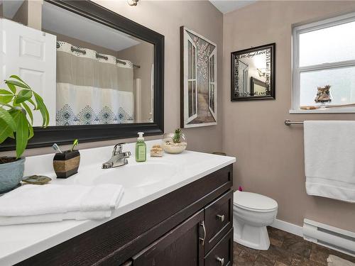28-555 Rockland Rd, Campbell River, BC - Indoor Photo Showing Bathroom